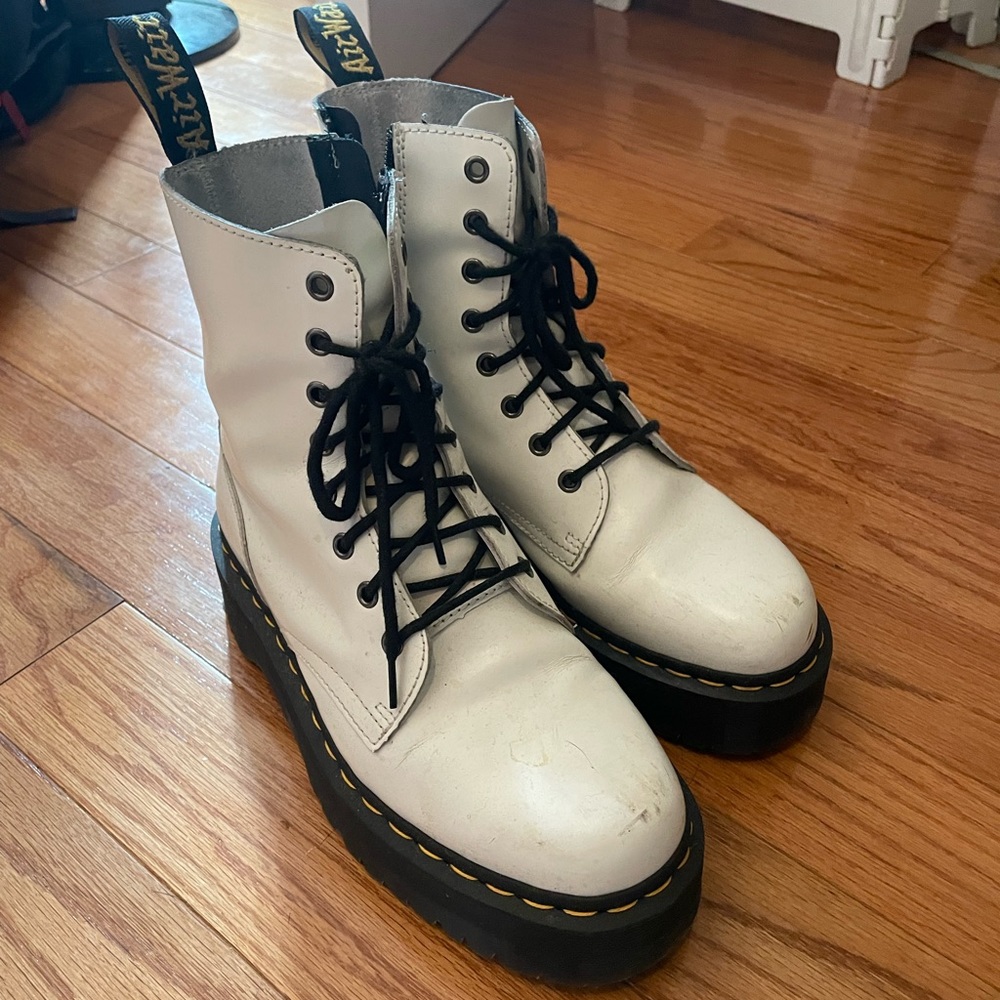 Jadon platform Dr Martens boots